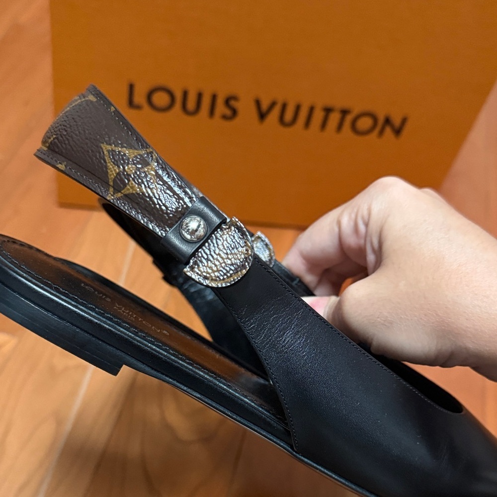 Louis Vuitton Black flats for Women - Picture 6 of 6